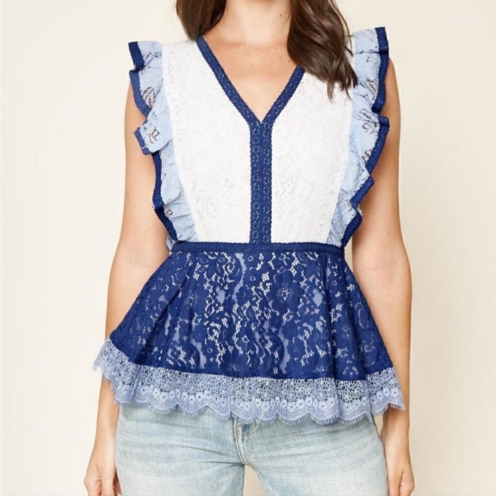 Sugar and Lips Blue and White Lace Peplum Ruffle Sleeveless Blouse Sz Small